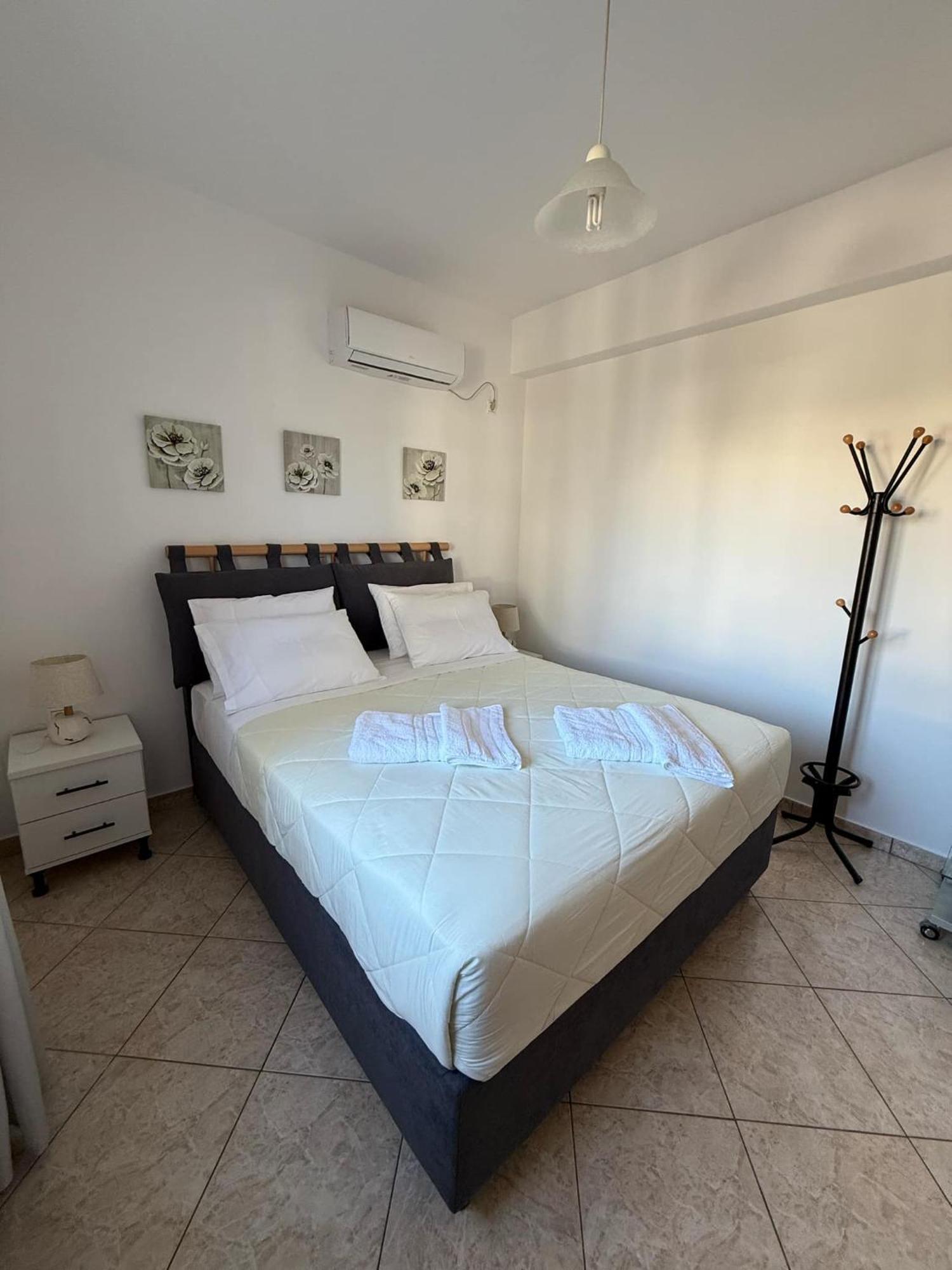 Dea House Finikas (Syros) Exterior foto
